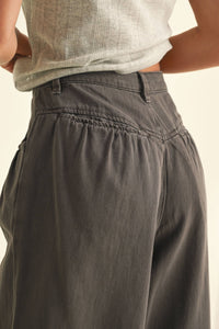P4093   LOOSE FIT PLEATED WAIST COTTON PANTS
