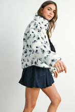 Load image into Gallery viewer, Floral Print Fluffy Fleece Jacket - BM811