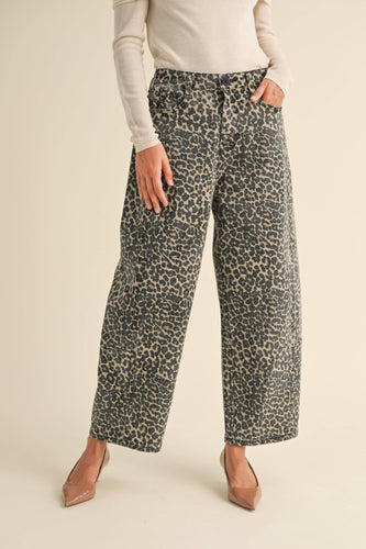 P4070   LEOPARD PRINT BARREL PANTS