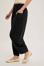 Load image into Gallery viewer, RELAXED BARREL PANTS WITH POCKETS