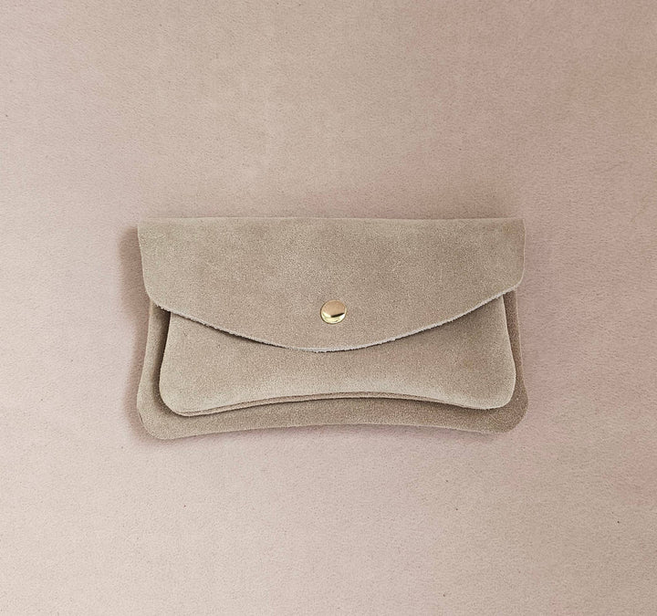 Suede-effect leather pouch - kangaroo: Almond