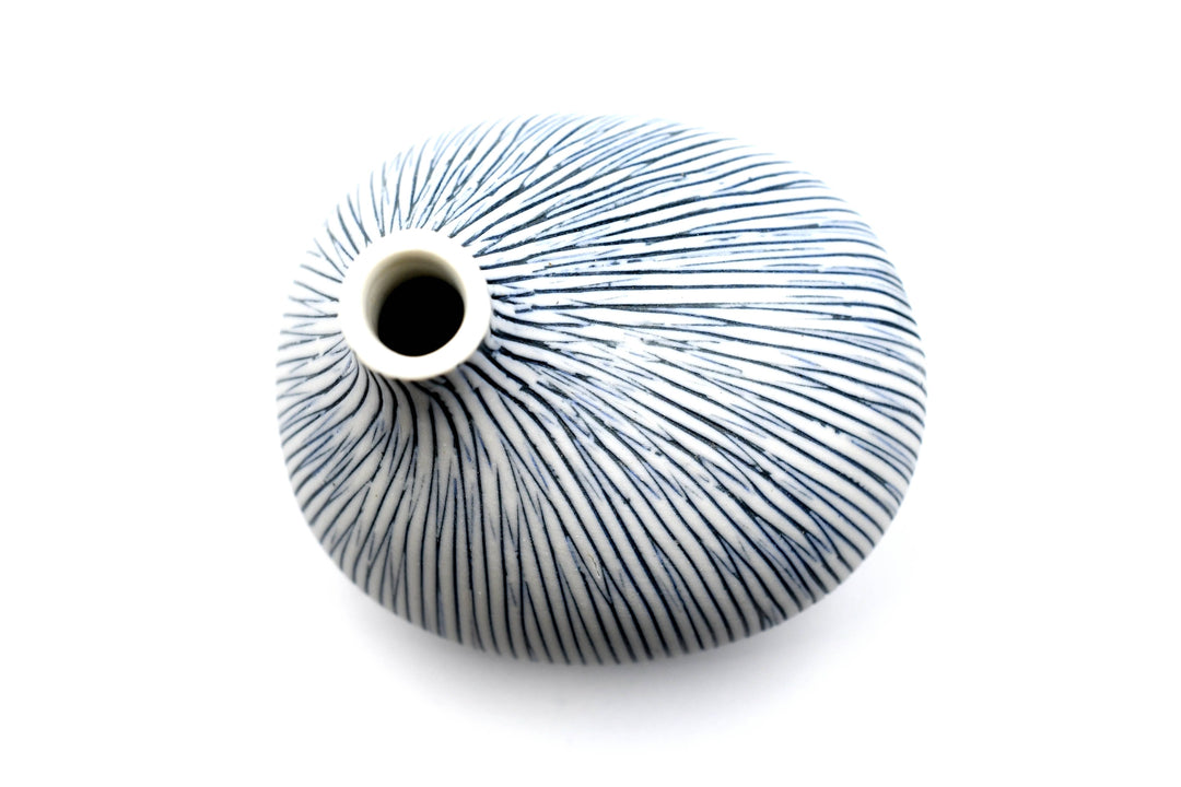 190W27 OMO MINI S-Handcrafted Porcelain Bud Vase