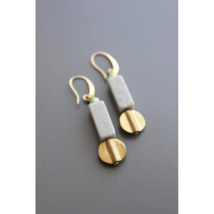 UMAE10 Gray stone and brass disc earrings