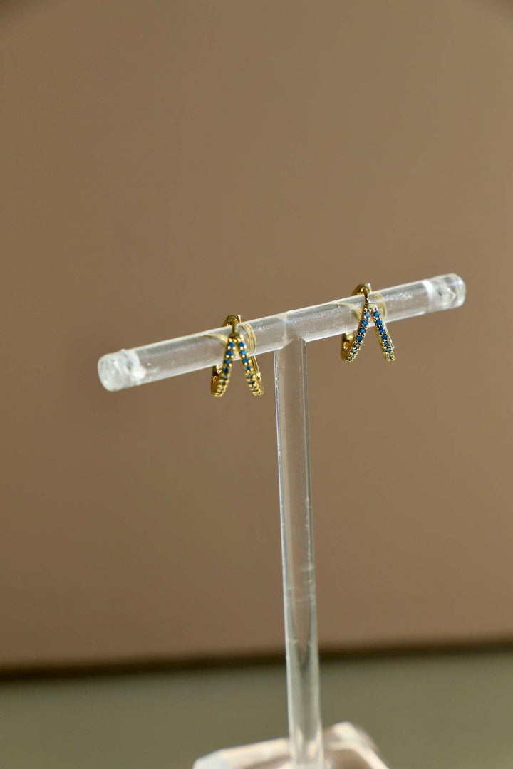 DOUBLE CZ HUGGIE HOOPS-BLUE KW94