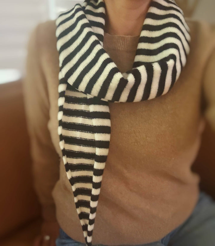 Slim Minimalist Knit Scarf – Two-Tone &amp; Striped EY76