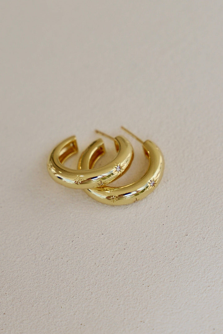 MEREDITH CZ STAR THICK HOOP KW93