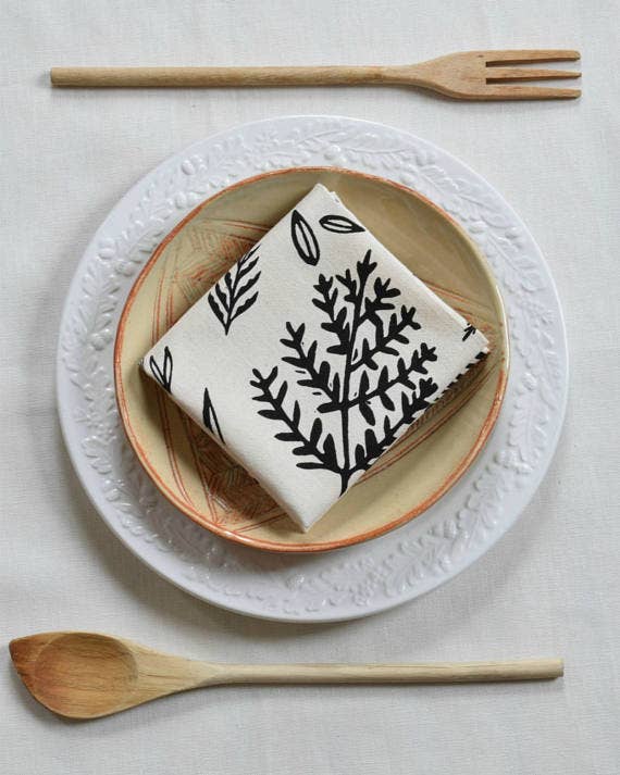 Set of 4 Organic Cotton Woodland Fern Napkins in Black HH992