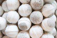 Load image into Gallery viewer, Seaweed &amp; Sea Salt Bath Bomb