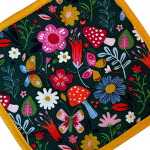 Load image into Gallery viewer, Floral Mushroom Pot Holder