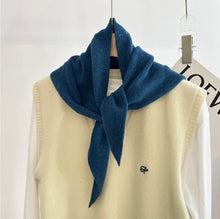 Load image into Gallery viewer, Wool Solid Color Knitted Triangle Scarf MS932