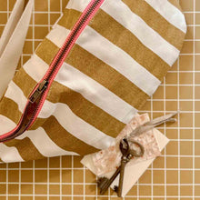 Load image into Gallery viewer, WOMEN BUM BAG STRIPES CARAMEL