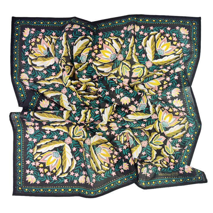 34" Wild Rag Betty Bandana 056