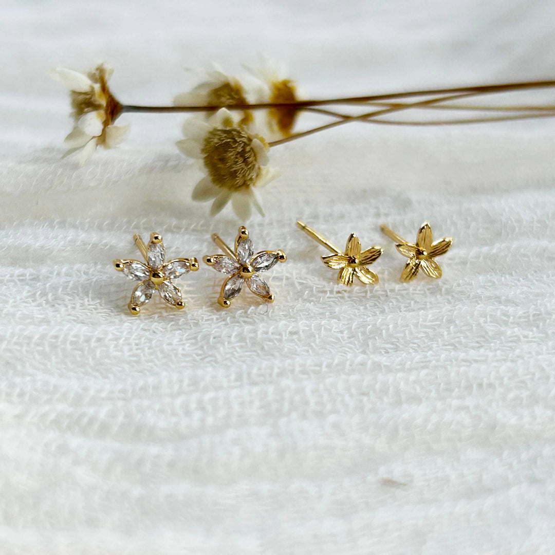 Dainty Flower Stud Set KT973