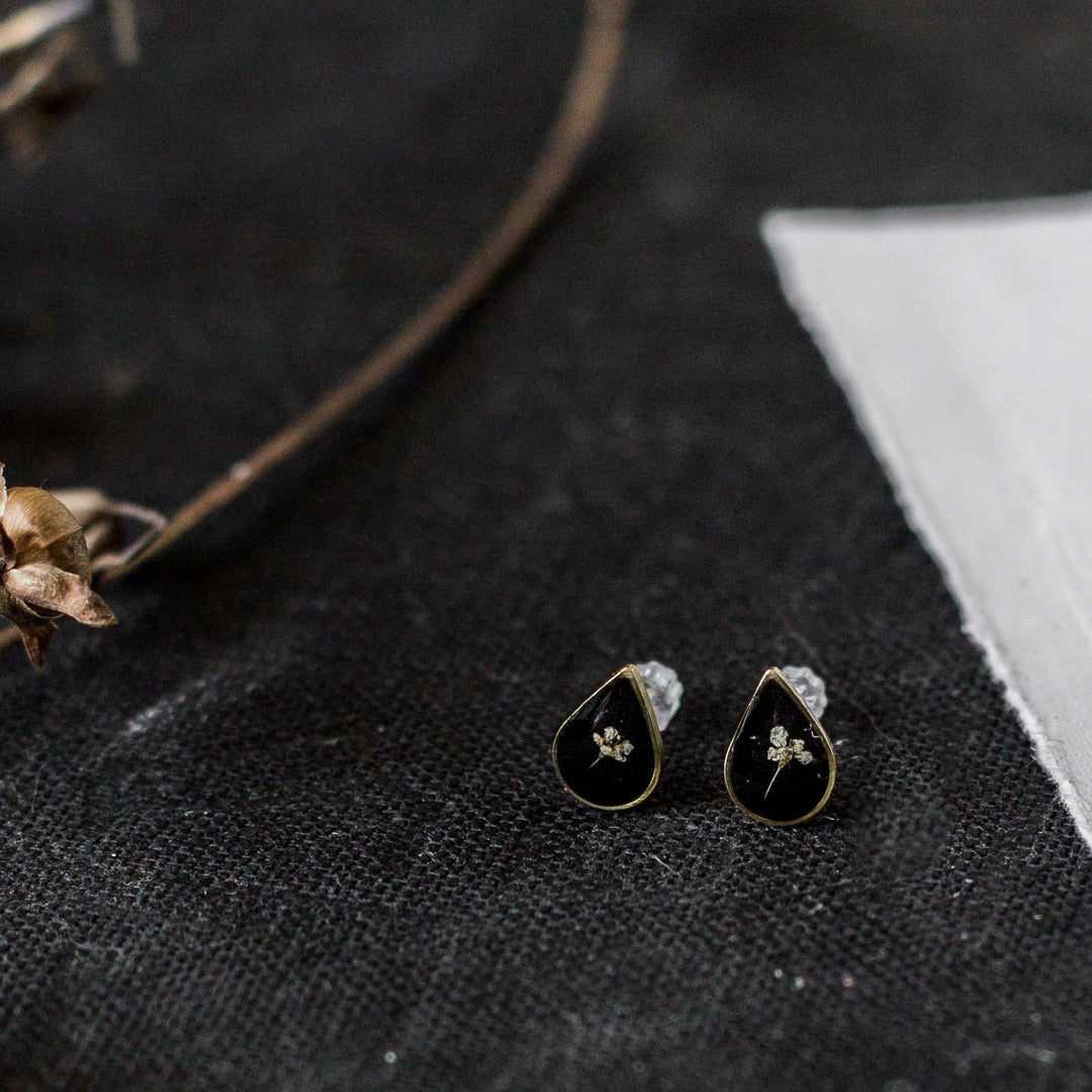 Tiny Teardrop Cameo Studs 120