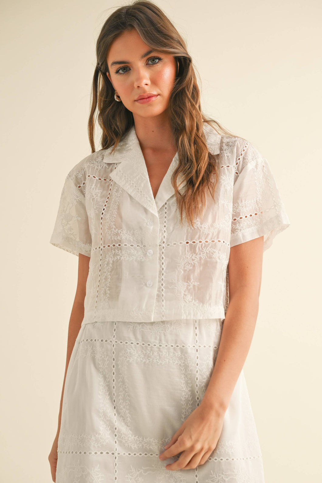 T4998ST   EYELET DETAIL BUTTON DOWN BLOUSE