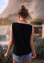 Load image into Gallery viewer, Sleeveless Crinkle Cotton Blouse Top