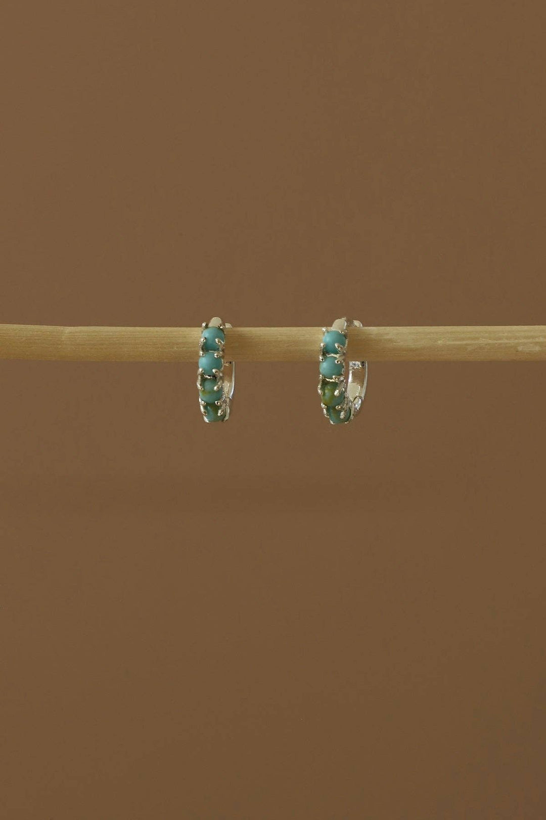 MINI SILVER TURQUOISE HOOPS KW89