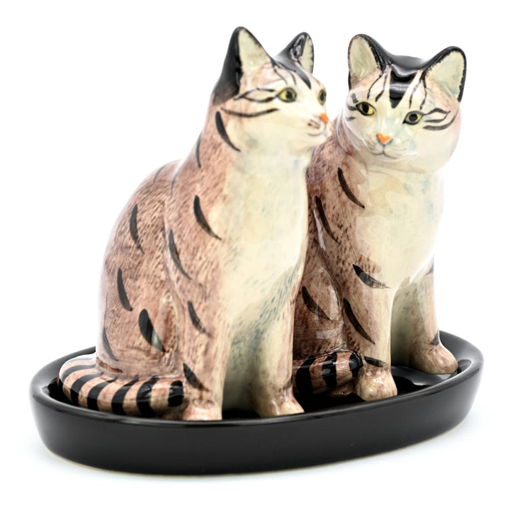 SP9128 SALT AND PEPPER SHAKER Tabby and black ceramic tray