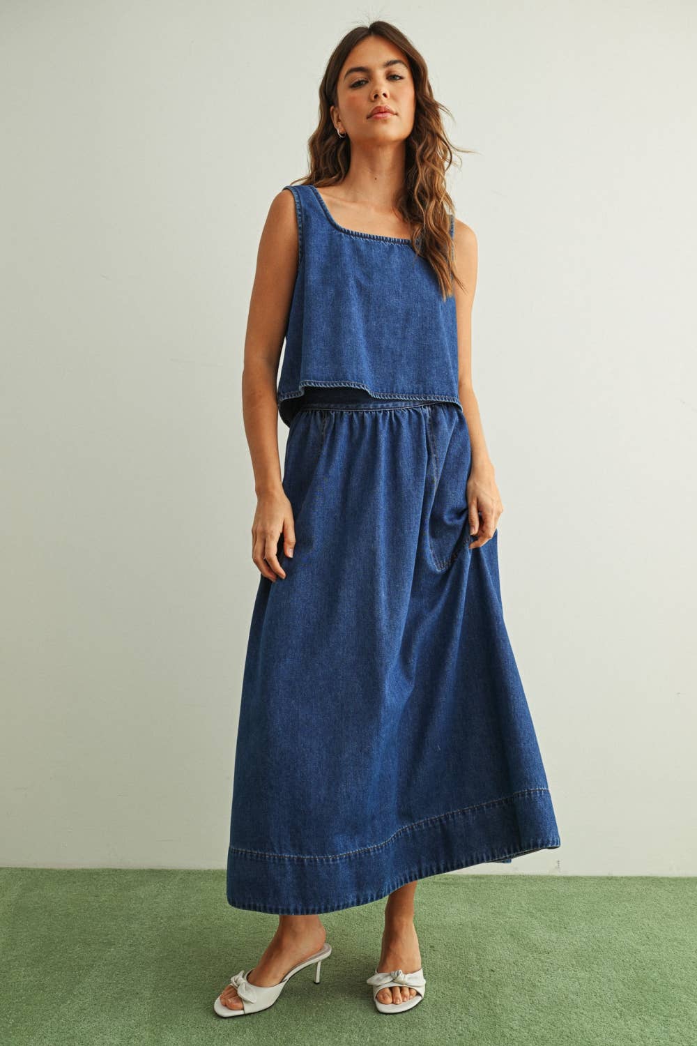 T5870ST   SOFT DENIM SLEEVELESS TOP