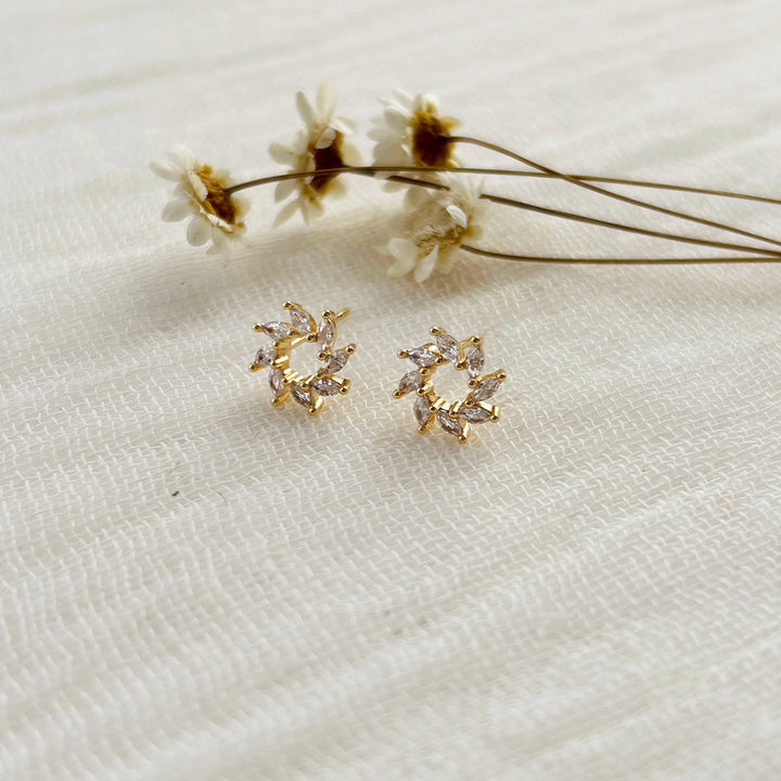 Crystal Wreath Holiday Studs KT977