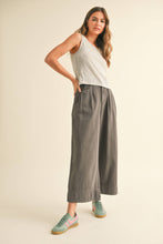 Load image into Gallery viewer, P4093   LOOSE FIT PLEATED WAIST COTTON PANTS