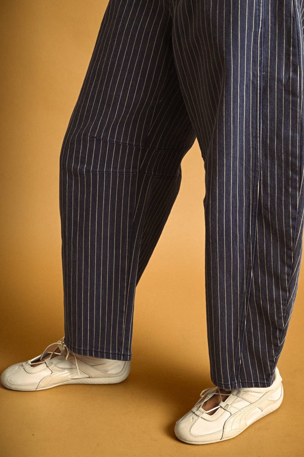 PINSTRIPED BARREL PANTS MM763