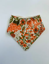 Load image into Gallery viewer, Baby Bandaba Bib