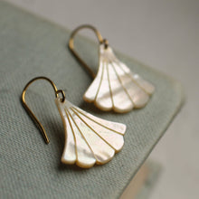Load image into Gallery viewer, Mother of Pearl Art Deco Earrings SP09