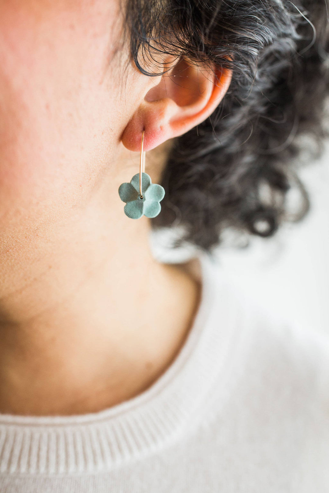Flower Hoops J239