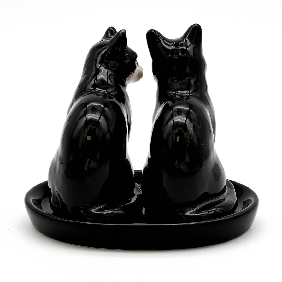 SP9130 SALT AND PEPPER SHAKER Tuxedo cat