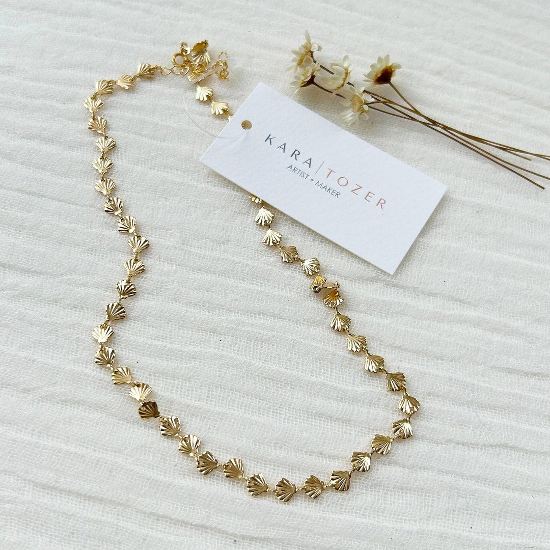 Dainty Seashell Necklace KT19