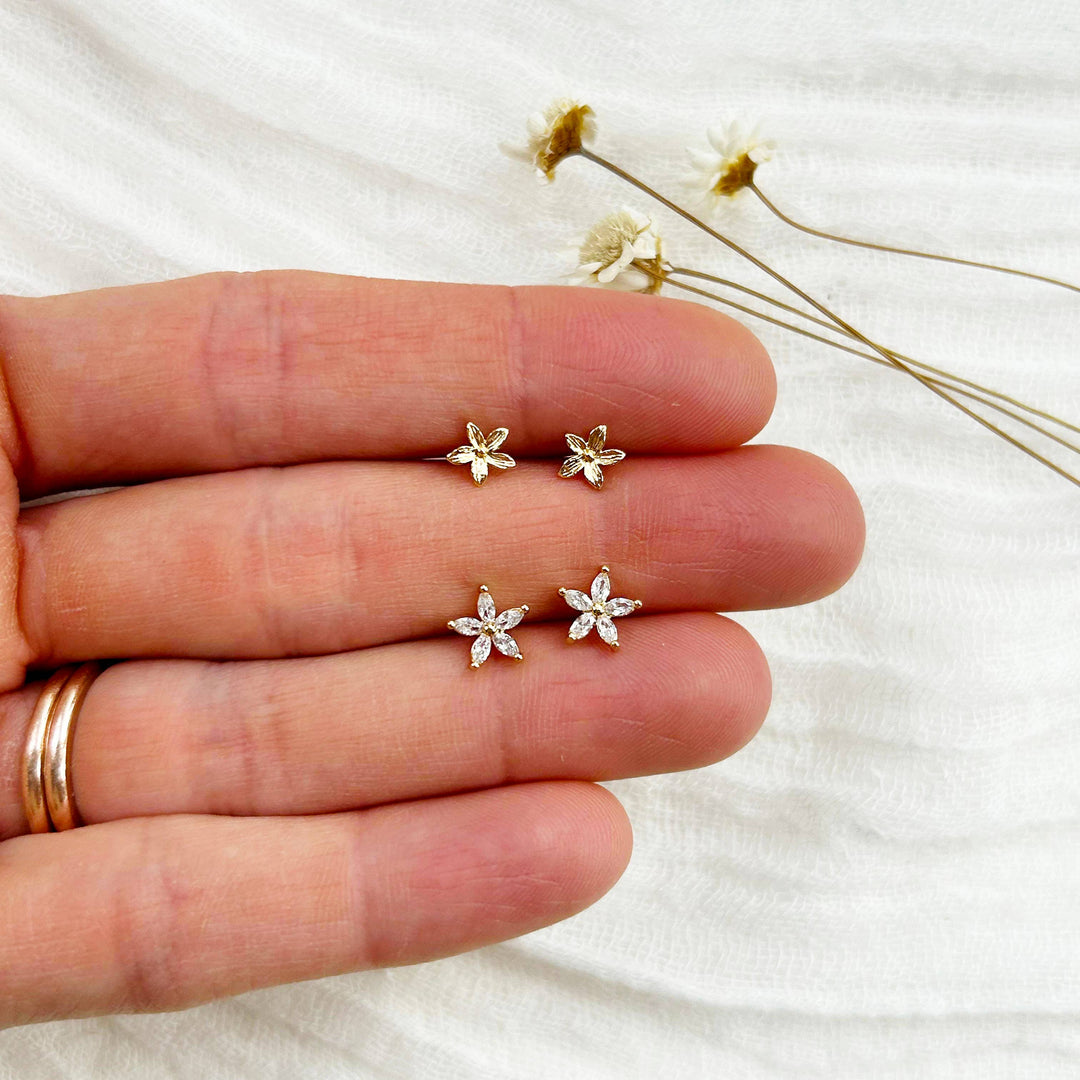 Dainty Flower Stud Set KT973