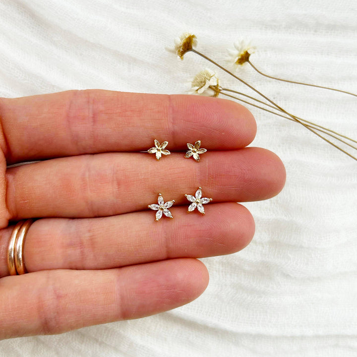 Dainty Flower Stud Set KT973