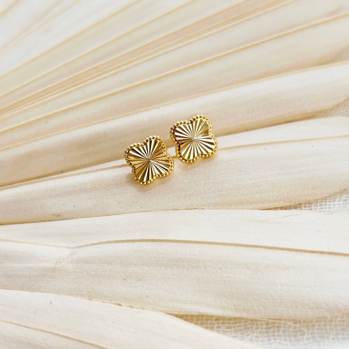Gold Classic Clover Studs KT499
