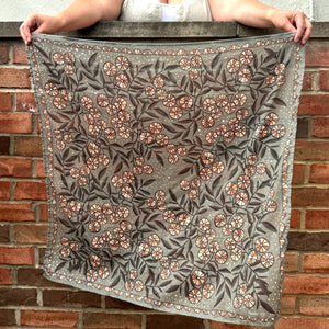 34" Wild Rag Eleanor Bandana 121