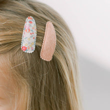 Load image into Gallery viewer, Johanna Blue &amp; White Floral Hair Clips FC01