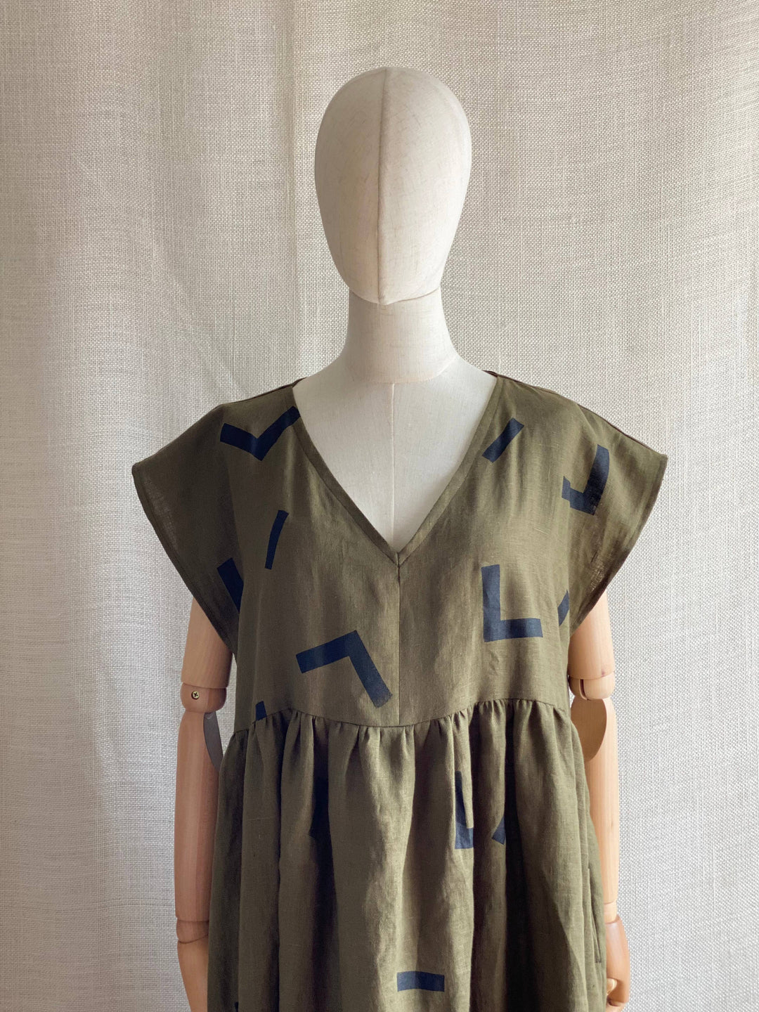 Olive linen dress JL38