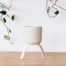 Load image into Gallery viewer, High Rise, Classic Planters CR24