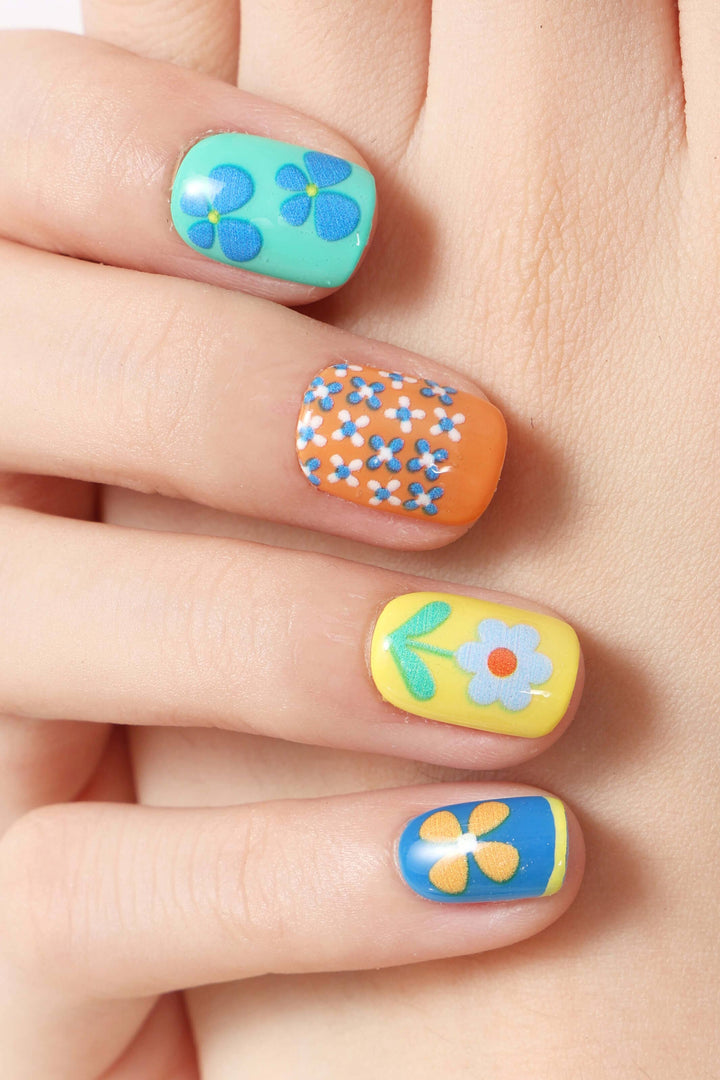 Flower Block by Priyanka Batra - Press-on Nails