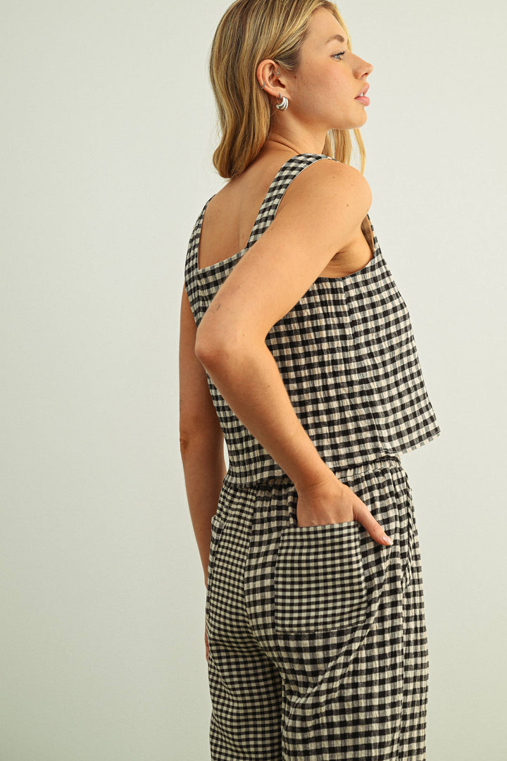 T6550ST   GINGHAM SQUARE NECK SLEEVELESS TOP