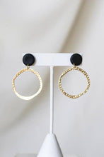 Load image into Gallery viewer, Cait Hoop Earrings HB03