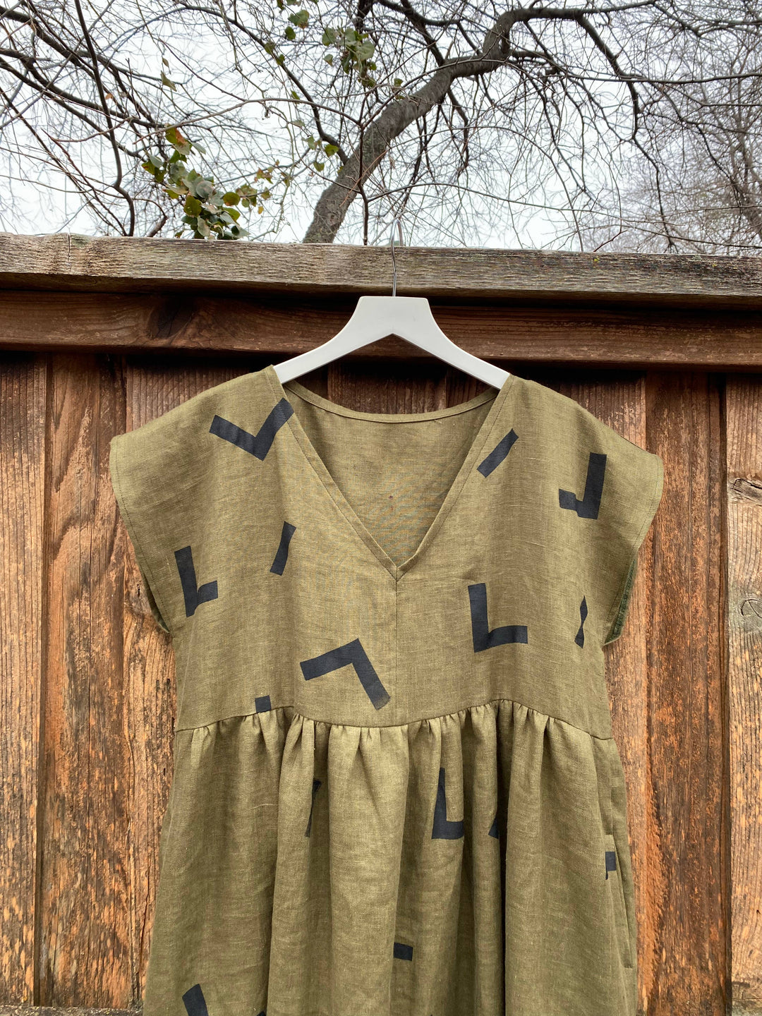 Olive linen dress JL38