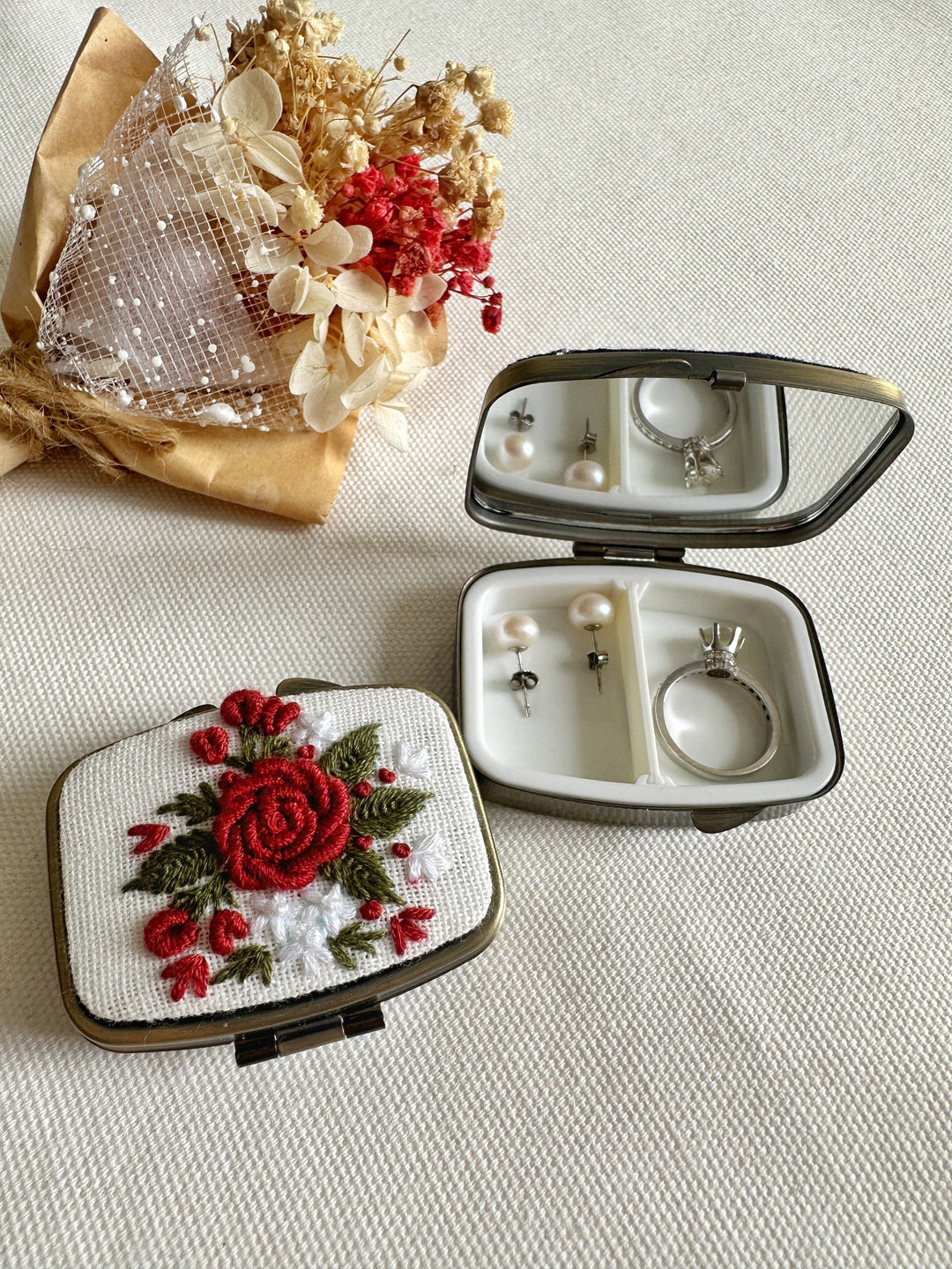 Floral Embroidered Rectangle Mini Jewelry Box With Mirror QF23