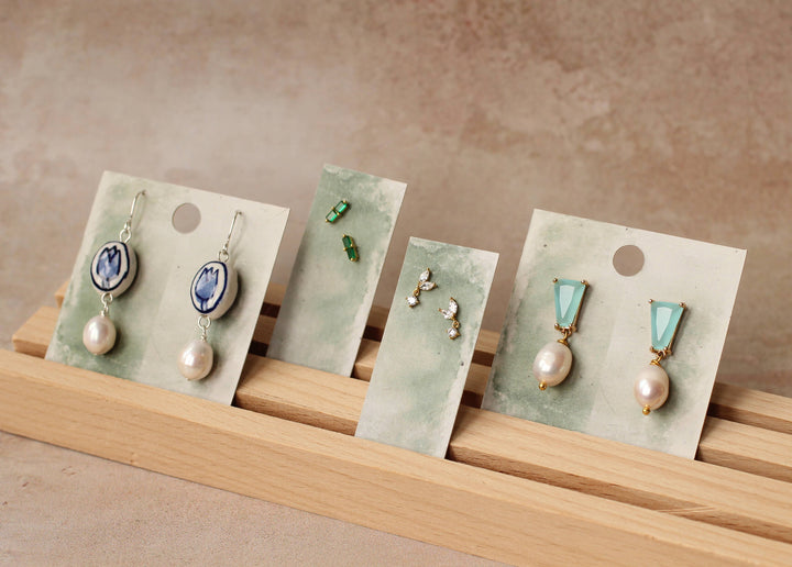 Green Clover Leaf Earrings: Short / Gold Plated Brass / Matte SP12