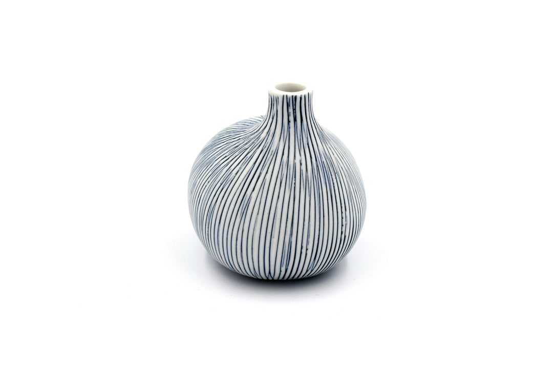 190W27 OMO MINI S-Handcrafted Porcelain Bud Vase