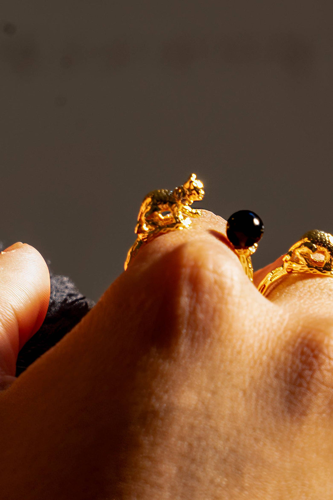 Cat's Cradle Ring - 18K Gold Plated + Onyx PJ06
