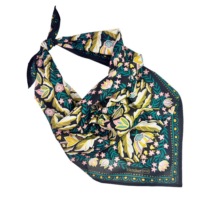 34" Wild Rag Betty Bandana 056