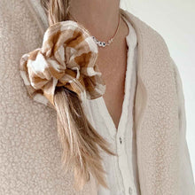 Load image into Gallery viewer, SCRUNCHIE VICHY CARAMEL