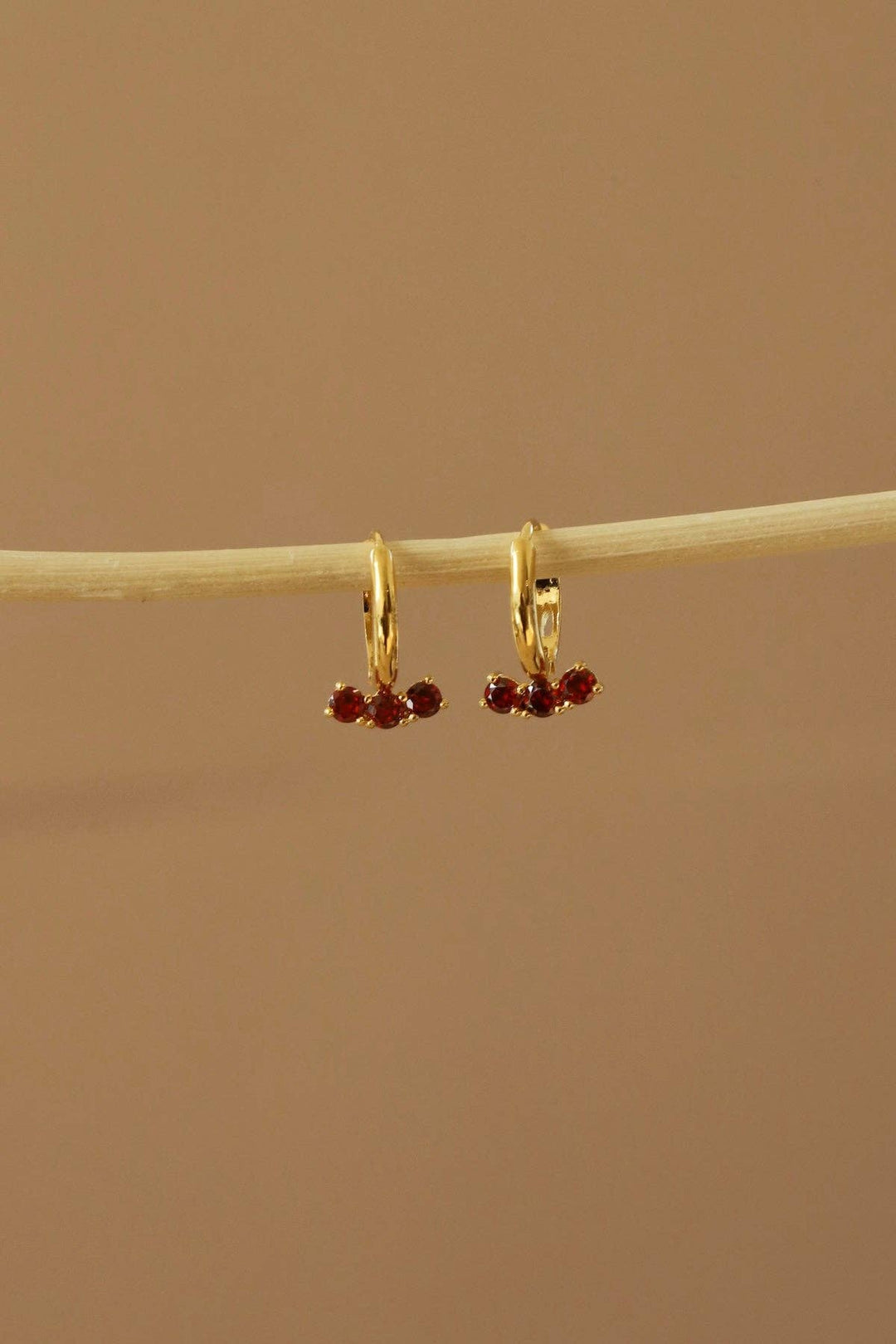 THE ORION HUGGIE- GARNET KW922