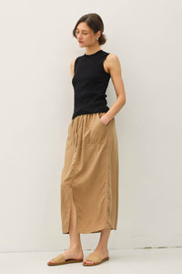 SLEEVELESS TANK
